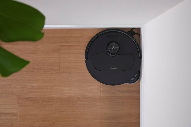 Bespoke Jet Bot cleaning a kitchen area