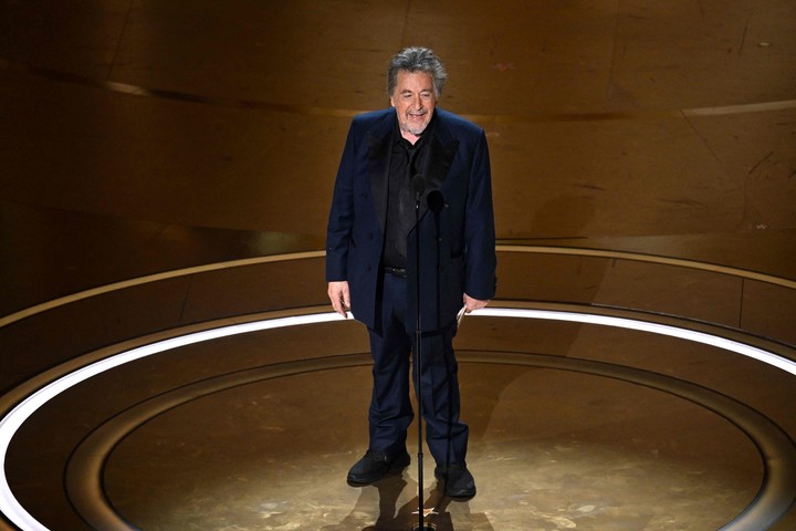 Al Pacino discussing his reflections on fame and personal struggles